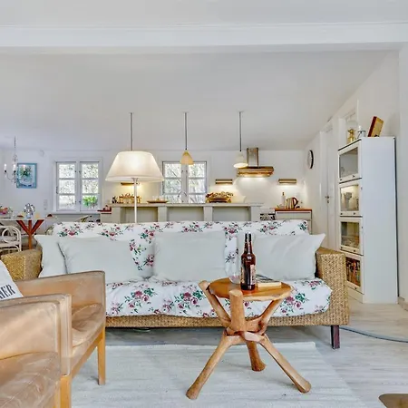 Holiday home Berngerus - 850m From The Sea By Interhome Hornbaek